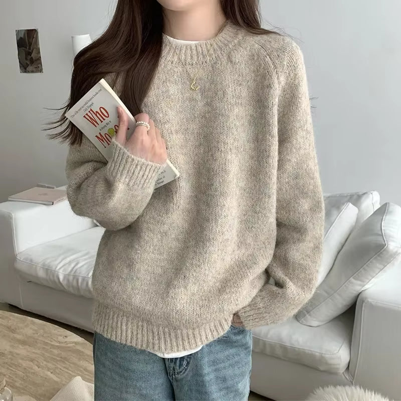 Minimalist Comfort Pullover